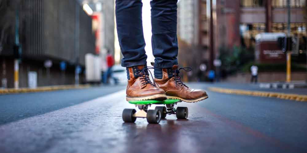 How To Stay Safe Riding On An Electric Skateboard?